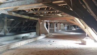 Krov na půdě západního křídla | © Kristýna Schmidová